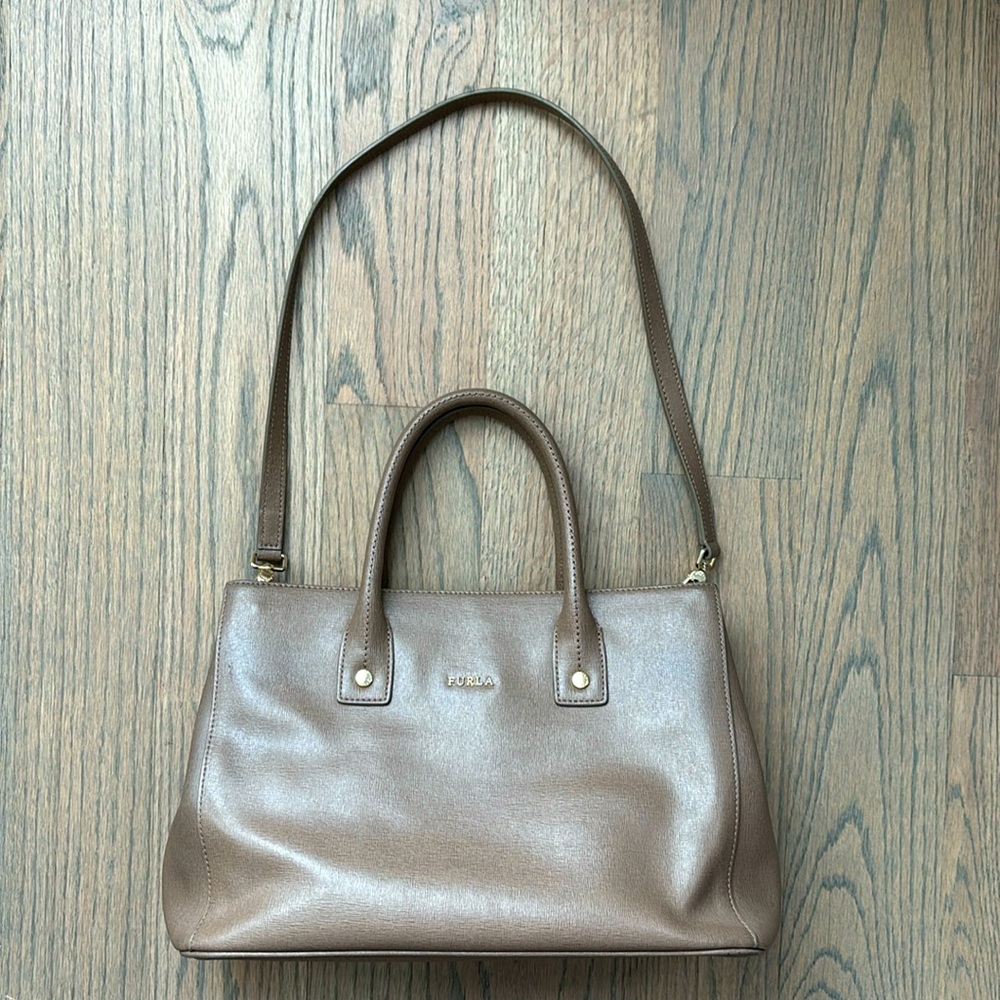 Furla Linda Medium Leather Tote in Taupe - Picture 5 of 11